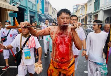 Las impactantes imágenes del Festival Vegetariano de Tailandia