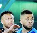 El cómico momento entre Neymar y Alves que provocó un bicho