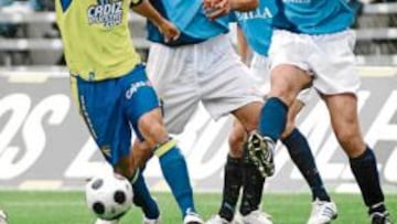 <b>SOLVENTE. </b>Dani Fragoso fue el más destacado de la defensa en El Ejido, un partido en el que el líder convenció de su potencial.