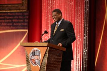 En 2013 Bernard King pasa a formar parte del Salón de la Fama de Baloncesto