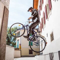 Always Late: trucos inimaginables con una bici de paseo