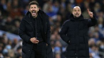 Simeone, con Guardiola de fondo.