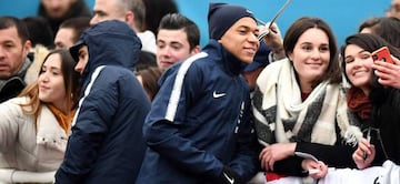 Griezmann y Mbappé en la concentración en París