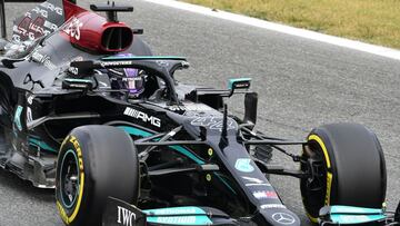 Hamilton con el Mercedes en Monza.