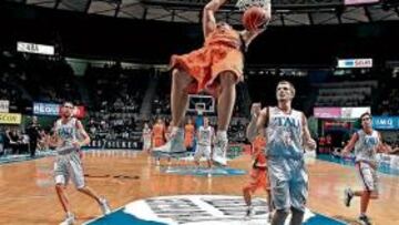 Oleson se cuelga del aro