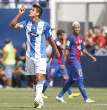 Gabriel Pires celebra el 1-5.