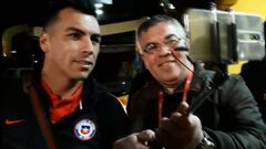 Fotos y firmas: la salida triunfal de las figuras de la Roja en Temuco