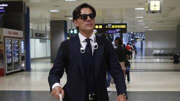 Montella en el aeropuerto.