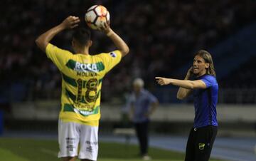 El técnico Sebastián Beccacece dando indicaciones. 