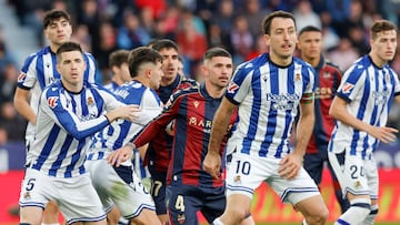 Mikel Oyarzabal volvió a jugar tras superar la lesión.