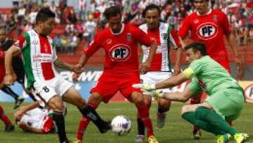 Lucas Giovini en acci&oacute;n, contra Palestino, en el Estadio Municipal de La Cisterna.