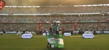 Impresionante presentación de Joaquín con el Betis