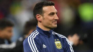Scaloni: "Espero que Messi y Agüero estén en noviembre"