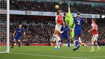 Leno arruina el primer derbi de Arteta en el Emirates