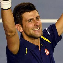 Djokovic overpowers Murray to take Australian Open title