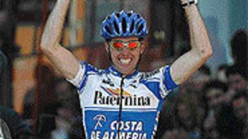 <b>165 km.</b> El asturiano Valdés rodó cuatro horas y media solo.