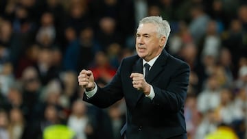 MADRID, 25/02/2024.- El entrenador del Real Madrid, Carlo Ancelotti, al término del partido de Liga que Real Madrid y Sevilla FC han disputado este domingo en el estadio Santiago Bernabéu. EFE/Ballesteros
