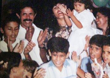 Diego Costa es un hombre muy familiar. Adora a sus padres Josileide Costa y Jos¨¦ Jes¨²s Silva, apodado "Zeinha".