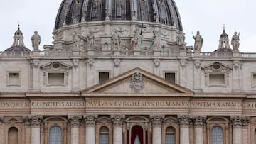 A view shows the central balcony (Loggia delle Benedizioni) of St. Peter's Basilica, ahead of the conclave to elect the next pope, at the Vatican, as seen from Rome, Italy, May 7, 2025. REUTERS/Amanda Perobelli