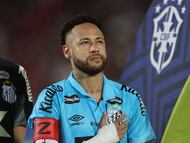 Soccer Football - Brasileiro Championship - Flamengo v Santos - Estadio Maracana, Rio de Janeiro, Brazil - November 9, 2025 Santos' Neymar before the match REUTERS/Jorge Silva