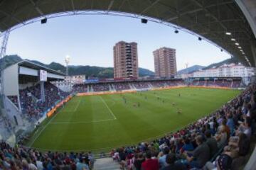 Panorámica del estadio de Ipurua.