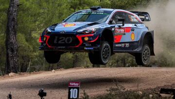 El belga Thierry Neuville pilota su Hyundai i20 WRC durante el prólogo del Rally de Turquía que se disputa en Marmaris, el 13 de septiembre del 2018.