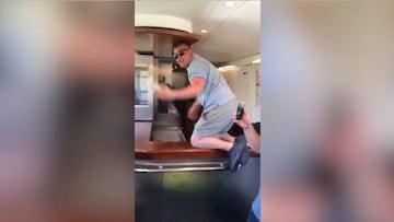 "¡It´s fucking free!": hooligans del Leicester roban en el tren a Madrid