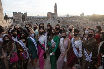 Las participantes han paseado por las calles de Jerusalén con la vista puesta en el próximo 13 de diciembre cuando se conocerá la ganadora.