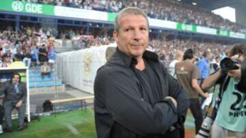 Rolland Courbis del Montpellier es el DT más veterano de la Ligue 1 con 61 años de edad.