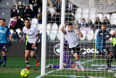 Aprobados y suspensos: Víctor Aznar, un punto de oro y muy poco fútbol