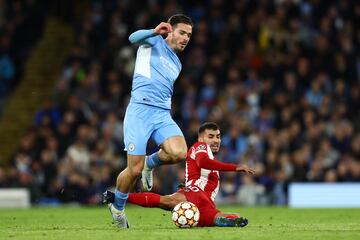 Jack Grealish y ?ngel Correa.