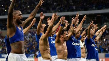 Los jugadores del Cruzeiro celebran la clasificaci&oacute;n para los cuartos de final de la Copa Libertadores. 