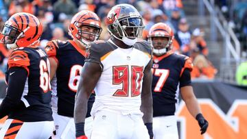 El estelar defensive end de los Bucs busca una segunda opinión respecto a una fractura en el cuello.