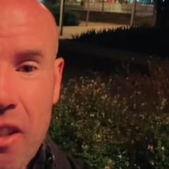 Un padre se queda sin ver a su hijo cantar en el recital de villancicos del colegio y su mensaje toca el corazón: “Es inhumano”