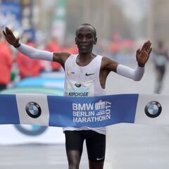 Eliud Kipchoge y Mary Keitany, mejores maratonianos del año