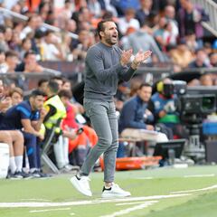 Baraja gana crédito para seguir por Mestalla y los chavales