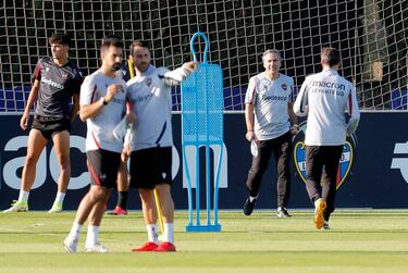 El Levante de Javier Pereira echa a rodar en Bu?ol