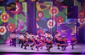 Vista de una coreografía con motivos de Perú en la clausura de los Juegos Panamericanos 2015 en Toronto.