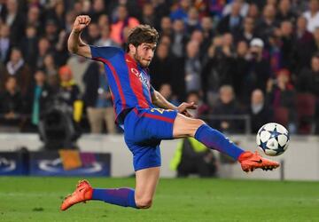 Sergi Roberto scores Barcelona's record-breaking goal.