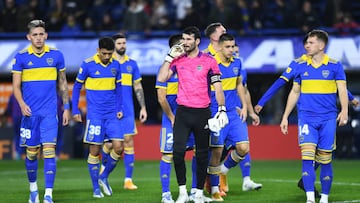 BUENOS AIRES, ARGENTINA - JULY 01: Players of Boca Juniors react before a match between Boca Juniors and Banfield as part of Liga Profesional at Estadio Alberto J. Armando on July 1, 2022 in Buenos Aires, Argentina. (Photo by Rodrigo Valle/Getty Images)