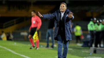Miguel Ángel Russo durante un partido de Millonarios en la Liga Águila II-2018