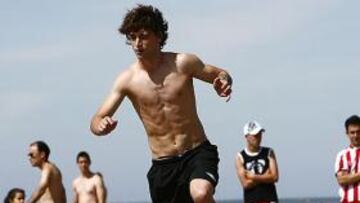 Amorebieta se incorpora al grupo en una nueva triple sesión