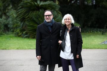 El director de Informativos de la SER, Guillermo Rodríguez, junto a la jefa de Sociedad de la cadena. Sus servicios informativos han ganado el Ondas 2020 a la mejor programación especial por la cobertura de la pandemia de COVID: "Por haber sido la referencia informativa de la primera ola de la pandemia".