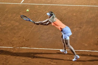 Injury added to insult as Sharapova retires in Rome