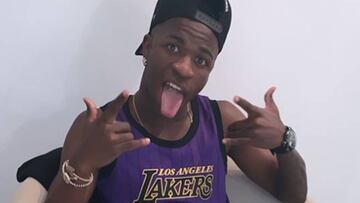 Vinicius, eufórico con el último fichaje de los Lakers.