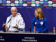 Sarina Wiegman y Pia Sundhage en una rueda de prensa.