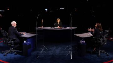 El vicepresidente de los Estados Unidos, Mike Pence, y la candidata dem&oacute;crata a la vicepresidencia y la senadora estadounidense Kamala Harris participan en el debate vicepresidencial de 2020 moderado por Susan Page de USA Today, en el campus de la Universidad de Utah en Salt Lake City, Utah, EE. UU., 7 de octubre , 2020.