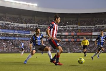 El volante llegó a Chivas como estrella, y poco a poco se ha ido adaptando al cuadro rojiblanco. Seguramente tendrá muchas oportunidades para mostrarse en Selección, porque tiene mucha calidad para el pase y llegada. Anotó un gol y repartió dos asistencias en sus últimos 9 juegos entre Pachuca y Chivas.