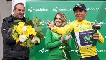 Nairo Quintana celebra su victoria en Romand&iacute;a.