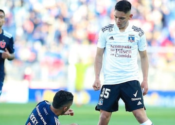 Osvaldo González y Joan Cruz, antes de la discusión en el último minuto del Superclásico.